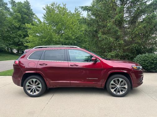 Red 2019 Jeep Cherokee Overland