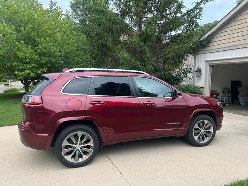 Red 2019 Jeep Cherokee Overland