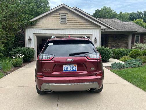 Red 2019 Jeep Cherokee Overland