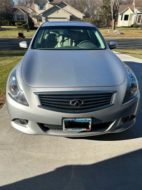 2012 INFINITI G37 x