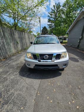 Silver 2013 Nissan Frontier SV