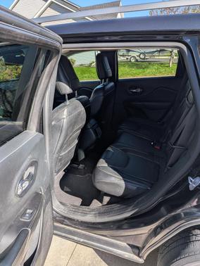 Black 2014 Jeep Cherokee Sport