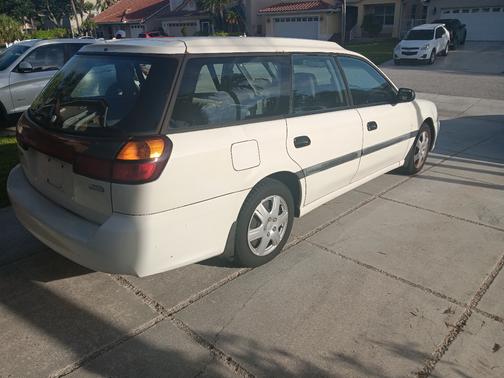 White 2000 Subaru Legacy Brighton