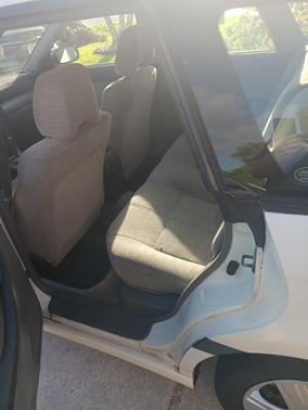 White 2000 Subaru Legacy Brighton