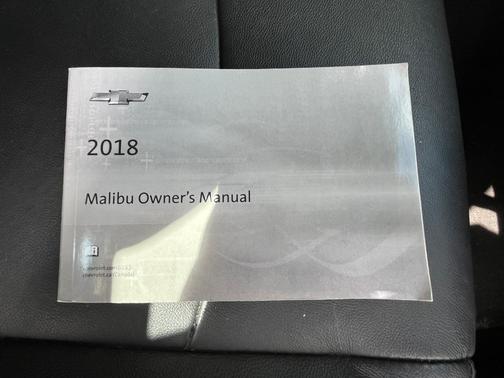 Gold 2018 Chevrolet Malibu LT