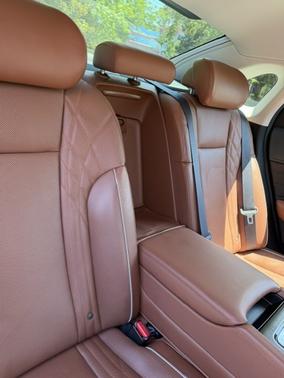 Black 2020 Kia K900 Luxury