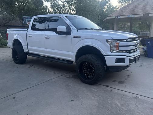 White 2019 Ford F-150 Lariat