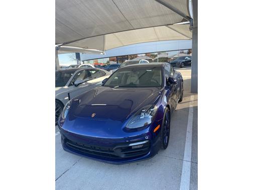 2022 Porsche Panamera 4 Platinum Edition
