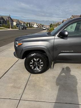Gray 2017 Toyota Tacoma SR