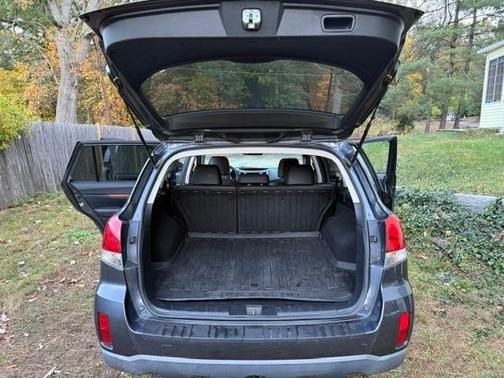 Gray 2014 Subaru Outback 3.6R Limited