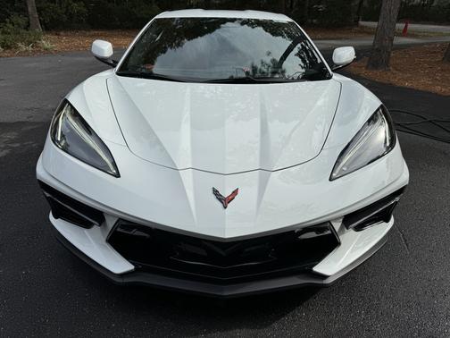 White 2024 Chevrolet Corvette Stingray w/2LT