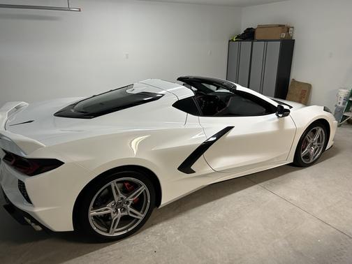 White 2024 Chevrolet Corvette Stingray w/2LT