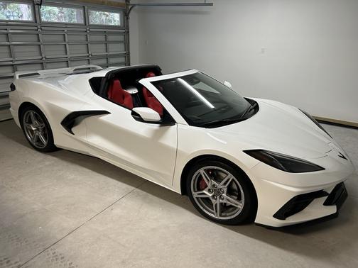 White 2024 Chevrolet Corvette Stingray w/2LT