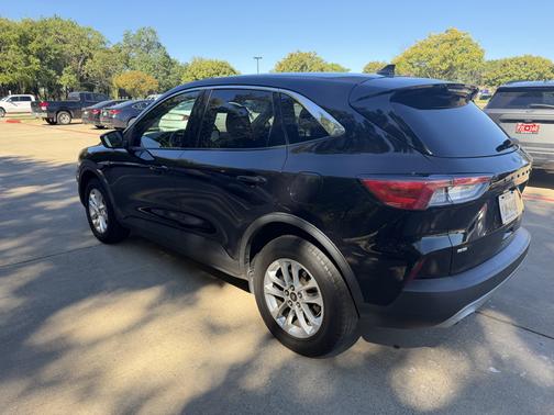 Black 2021 Ford Escape SE