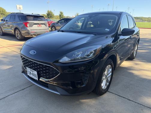 Black 2021 Ford Escape SE
