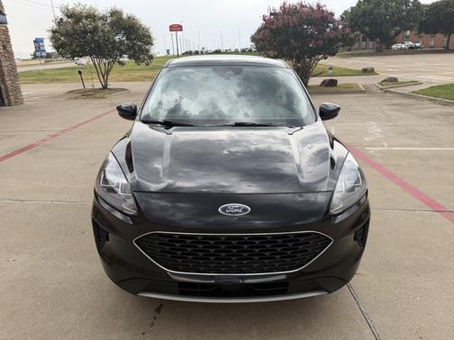Black 2021 Ford Escape SE