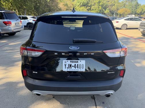 Black 2021 Ford Escape SE