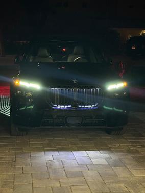 Black 2024 BMW X7 xDrive40i