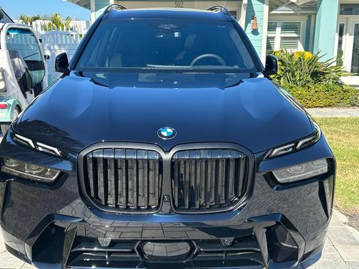 Black 2024 BMW X7 xDrive40i