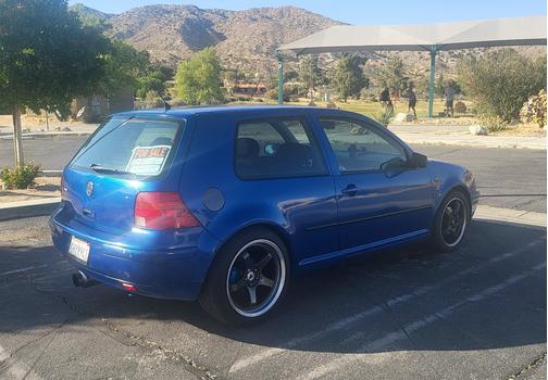 Blue 2004 Volkswagen Golf GL