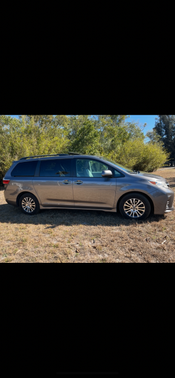 2018 Toyota Sienna XLE Premium