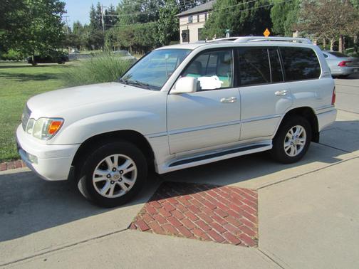 2004 Lexus LX 470 Base