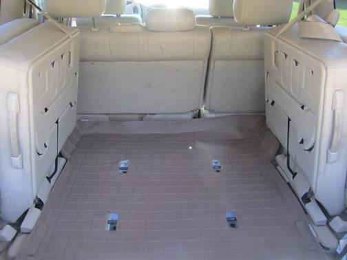 2004 Lexus LX 470 Base