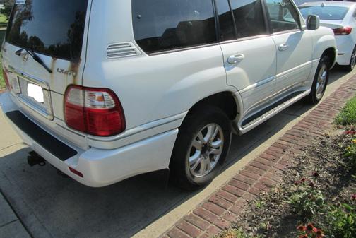2004 Lexus LX 470 Base