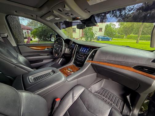 2020 Cadillac Escalade ESV Premium Luxury