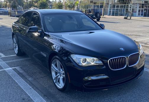 Black 2013 BMW 740 i