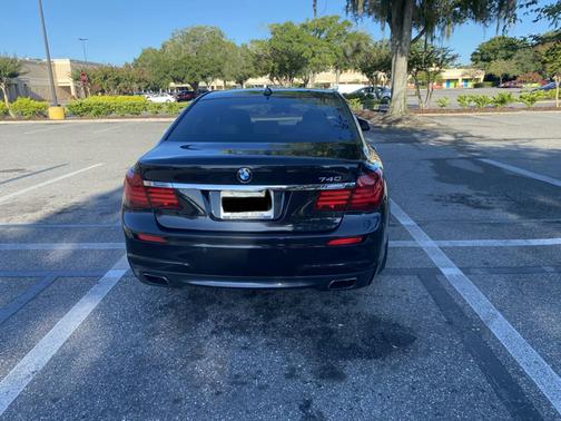 Black 2013 BMW 740 i