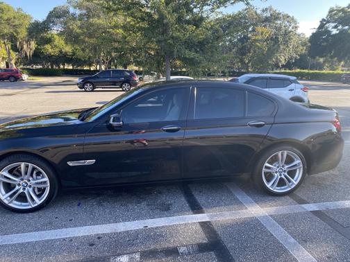 Black 2013 BMW 740 i