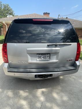 Silver 2013 GMC Yukon XL 1500 SLT