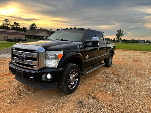 Black 2016 Ford F-250 Platinum