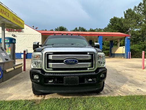 Black 2016 Ford F-250 Platinum