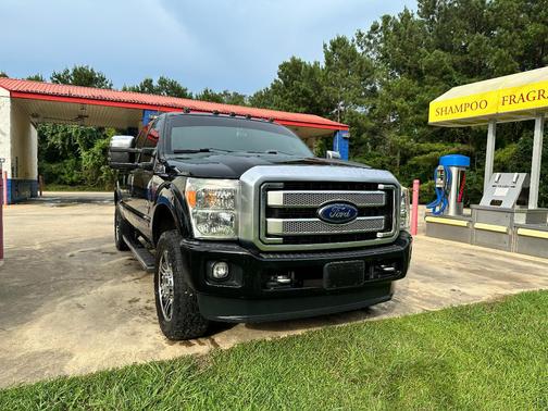 Black 2016 Ford F-250 Platinum