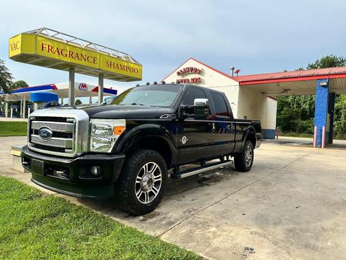 Black 2016 Ford F-250 Platinum