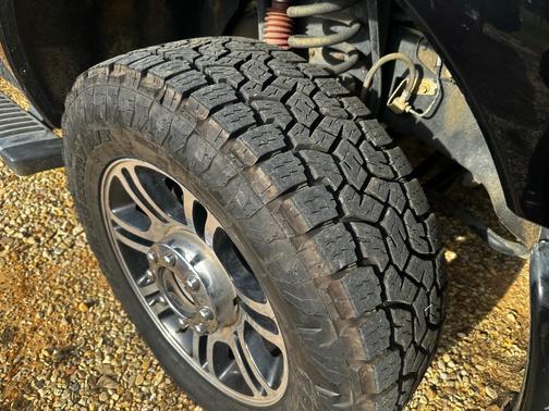 Black 2016 Ford F-250 Platinum