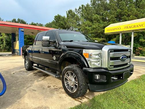 Black 2016 Ford F-250 Platinum
