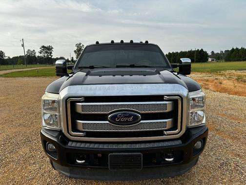 Black 2016 Ford F-250 Platinum