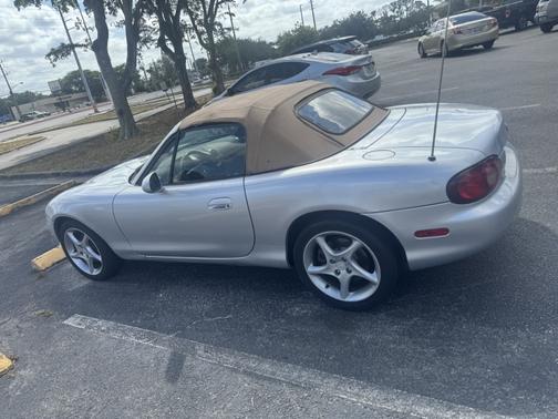 2001 Mazda MX-5 Miata Base