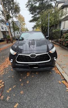 Black 2020 Toyota Highlander LE