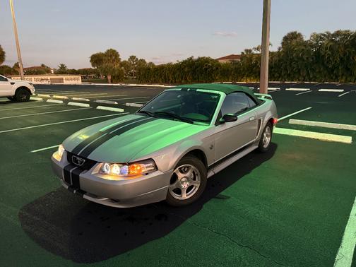 2004 Ford Mustang Base