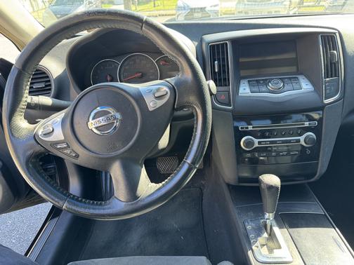 2010 Nissan Maxima S