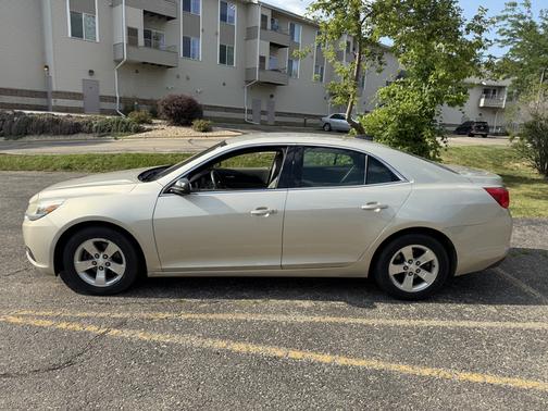 Gold 2015 Chevrolet Malibu LS