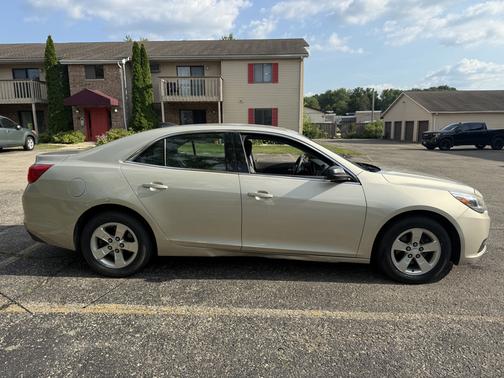Gold 2015 Chevrolet Malibu LS