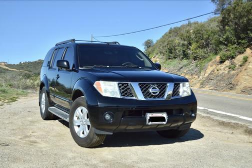 2005 Nissan Pathfinder LE