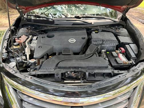 Black 2014 Nissan Altima 2.5 SL