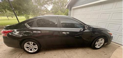 Black 2014 Nissan Altima 2.5 SL
