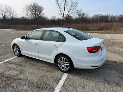 White 2015 Volkswagen Jetta Auto S w/Technology